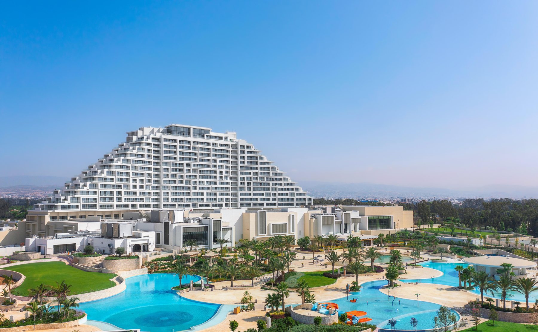 City of Dreams Mediterranean resort and swimming pool in Limassol